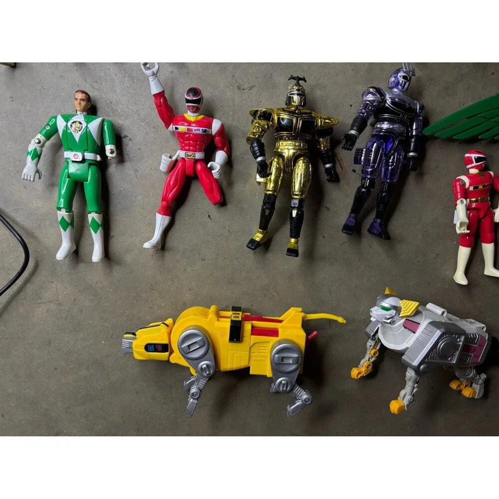 Lot Of 20 Assorted Power Ranger Figures Vintage and Modern